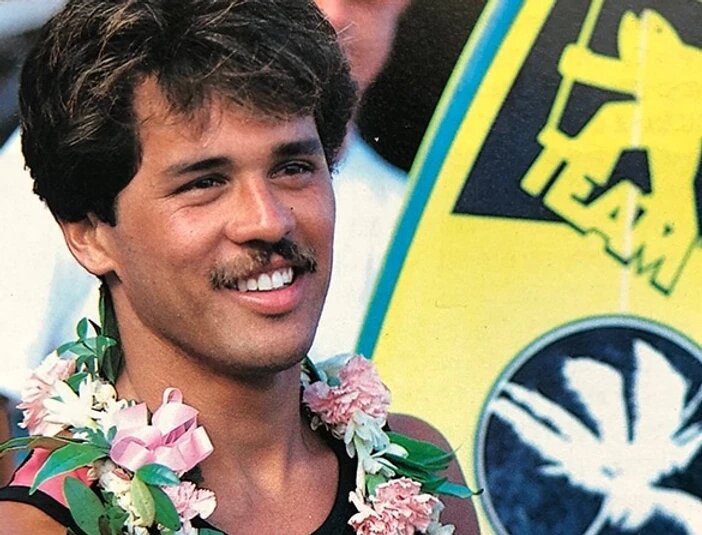  BREAKING: Multiple Media Reports — Hawaiian Surfing Legend Derek Ho Dies at 55
