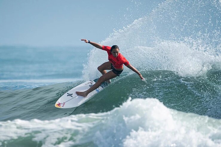  World Surf League Champion Carissa’s Life Is All About Bringing ‘Moore’ Aloha