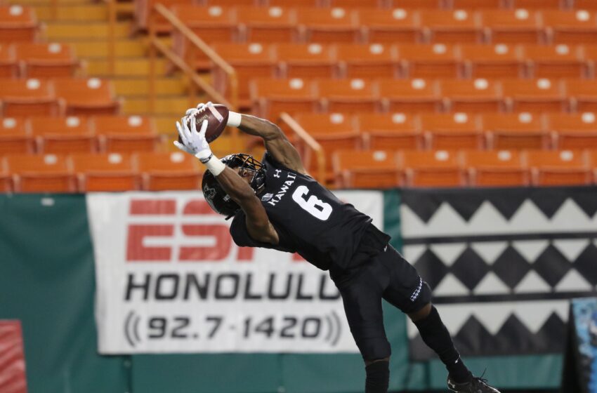  Hawaii Roars Back To Oust Visiting New Mexico 39-33 In Home Opener
