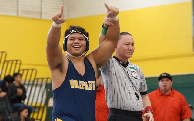  Eight OIA Wrestlers Repeat As League Champs; Kapolei Boys, Moanalua Girls Roll To Team Titles