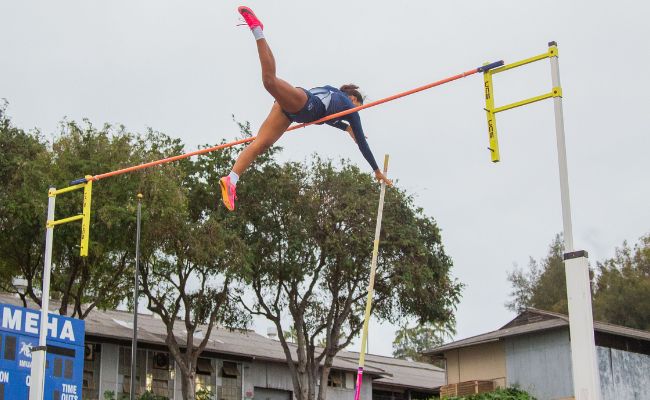  SEE VIDEO: Tatum Moku’s 13-2 Pole Vault, Believed To Be Best Ever By A Hawaii-Raised Female Athlete